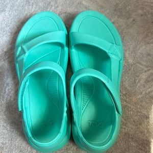 Teva Sandals, barely worn, size woman’s 11